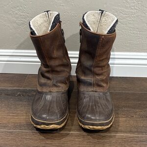 Vintage Sorel Dark Brown and Tan Winter Boots